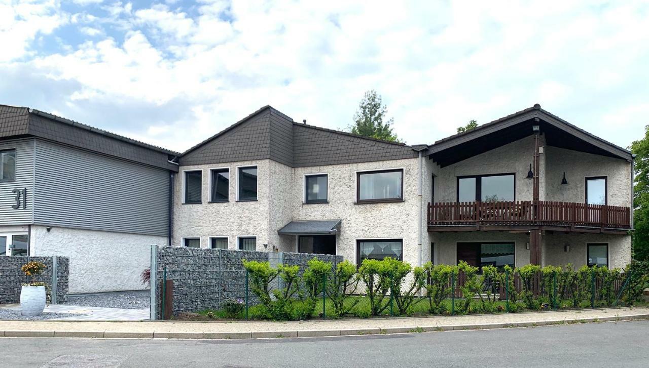 Besotel Erkrath- Schicke Fewo Oder Apartments Zentral Naehe Bahnhof Und Autobahn Im Neandertal Mit Glasfaser Wlan Und Freies Parken Экстерьер фото